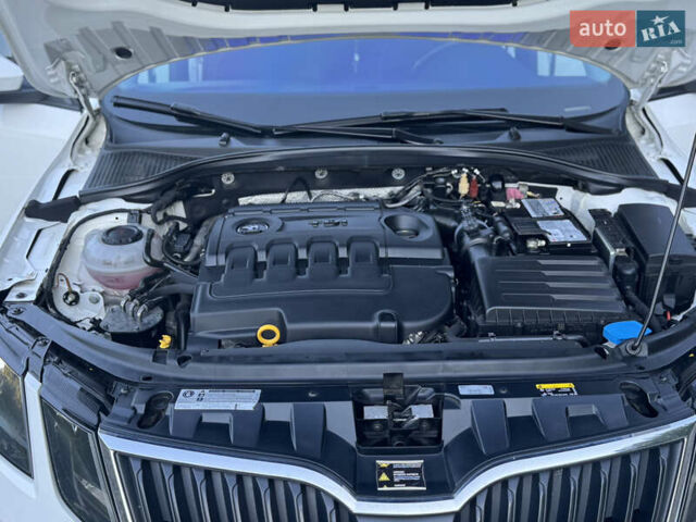 Білий Шкода Октавія, об'ємом двигуна 1.6 л та пробігом 285 тис. км за 14050 $, фото 16 на Automoto.ua