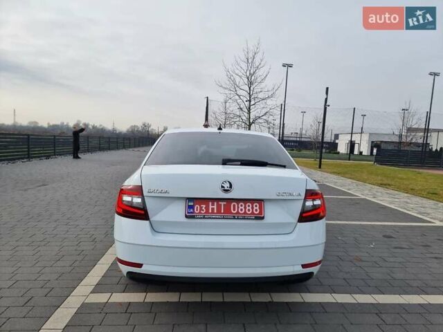 Белый Шкода Октавия, объемом двигателя 1.6 л и пробегом 227 тыс. км за 13300 $, фото 6 на Automoto.ua