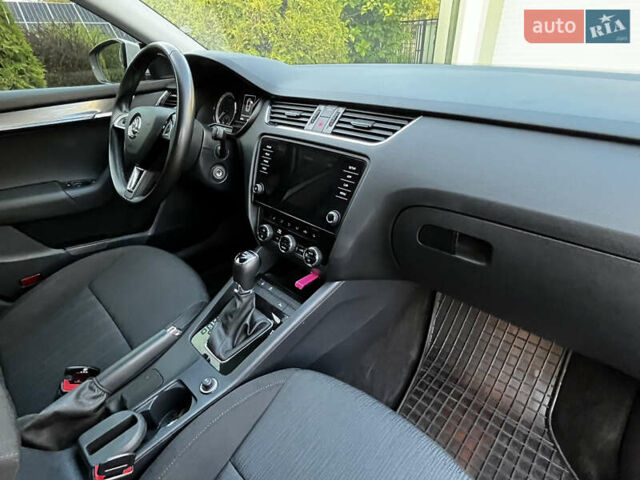 Білий Шкода Октавія, об'ємом двигуна 1.97 л та пробігом 103 тис. км за 19000 $, фото 13 на Automoto.ua