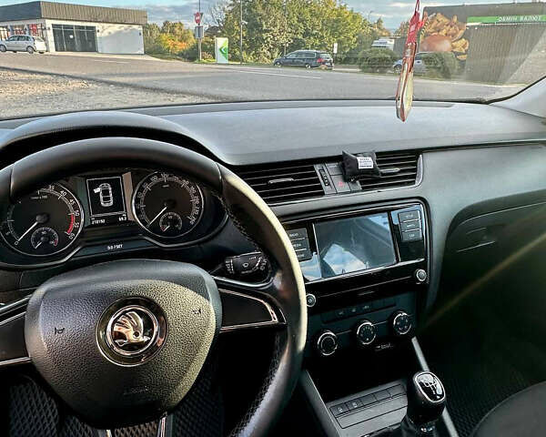 Белый Шкода Октавия, объемом двигателя 1.6 л и пробегом 364 тыс. км за 11350 $, фото 7 на Automoto.ua