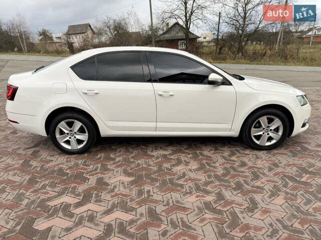 Белый Шкода Октавия, объемом двигателя 2 л и пробегом 301 тыс. км за 14700 $, фото 7 на Automoto.ua