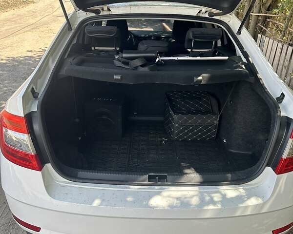 Білий Шкода Октавія, об'ємом двигуна 1.4 л та пробігом 160 тис. км за 13000 $, фото 4 на Automoto.ua