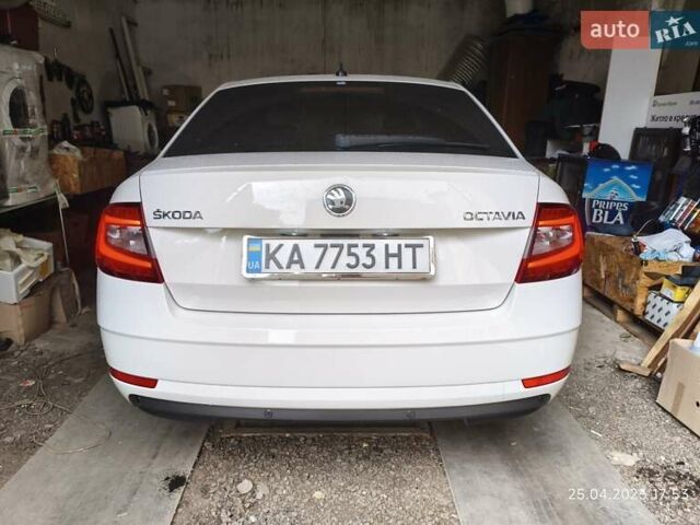 Білий Шкода Октавія, об'ємом двигуна 1.8 л та пробігом 270 тис. км за 13500 $, фото 2 на Automoto.ua
