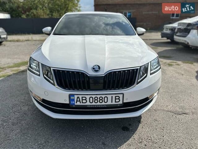 Белый Шкода Октавия, объемом двигателя 1.97 л и пробегом 251 тыс. км за 16300 $, фото 2 на Automoto.ua
