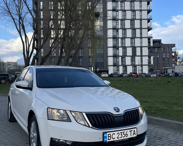 Шкода Октавия 2018 в Львове на Automoto.ua Белый Шкода Октавия, объемом двигателя 1.6 л и пробегом 335 тыс. км за 12200 $, фото 2 на Automoto.ua