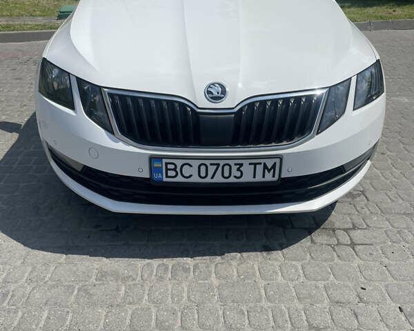 Білий Шкода Октавія, об'ємом двигуна 1.6 л та пробігом 229 тис. км за 13500 $, фото 2 на Automoto.ua