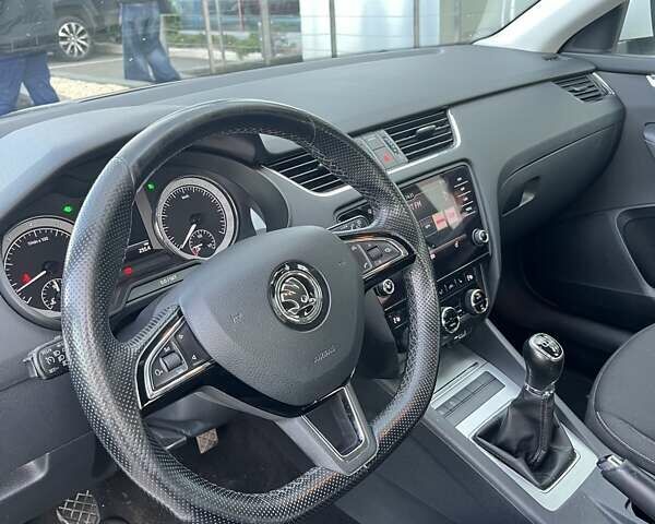 Білий Шкода Октавія, об'ємом двигуна 1.4 л та пробігом 136 тис. км за 14758 $, фото 14 на Automoto.ua