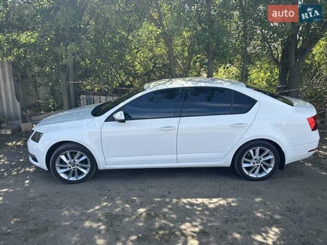 Білий Шкода Октавія, об'ємом двигуна 1.4 л та пробігом 160 тис. км за 13000 $, фото 8 на Automoto.ua