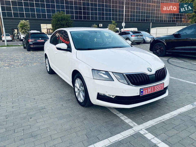 Білий Шкода Октавія, об'ємом двигуна 1.6 л та пробігом 207 тис. км за 11985 $, фото 11 на Automoto.ua
