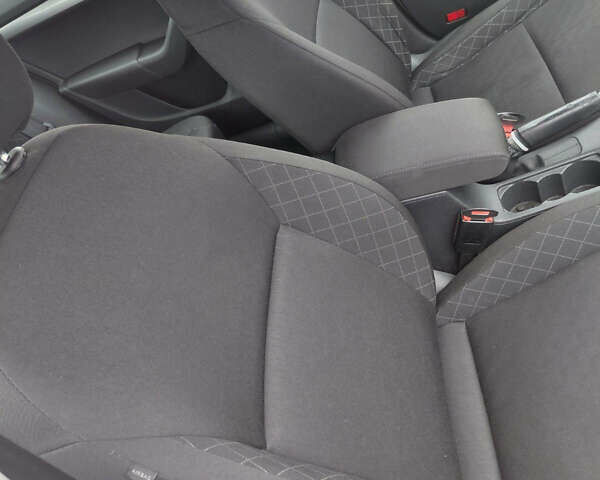 Белый Шкода Октавия, объемом двигателя 1.6 л и пробегом 364 тыс. км за 11350 $, фото 9 на Automoto.ua