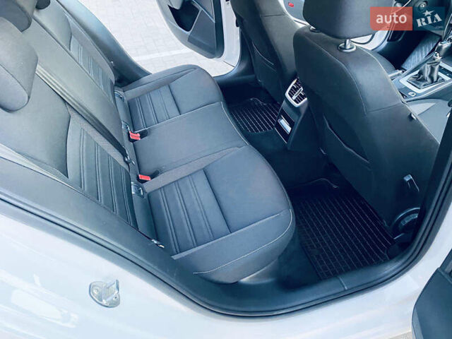 Білий Шкода Октавія, об'ємом двигуна 1.6 л та пробігом 207 тис. км за 11985 $, фото 26 на Automoto.ua