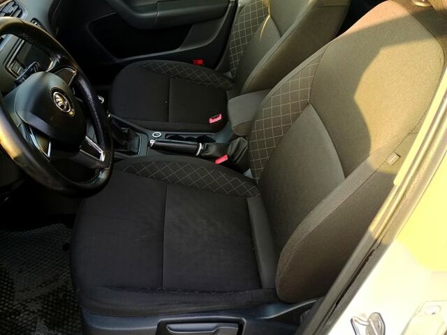 Білий Шкода Октавія, об'ємом двигуна 1.6 л та пробігом 211 тис. км за 13650 $, фото 3 на Automoto.ua