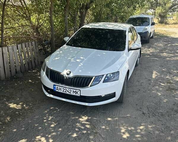 Білий Шкода Октавія, об'ємом двигуна 1.4 л та пробігом 160 тис. км за 13000 $, фото 9 на Automoto.ua