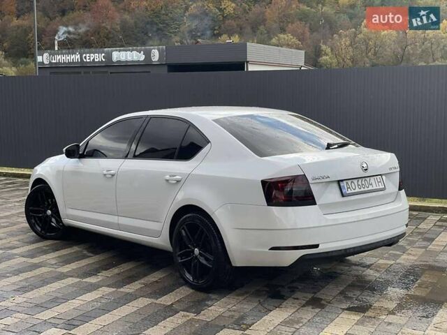 Білий Шкода Октавія, об'ємом двигуна 1.6 л та пробігом 300 тис. км за 10800 $, фото 9 на Automoto.ua