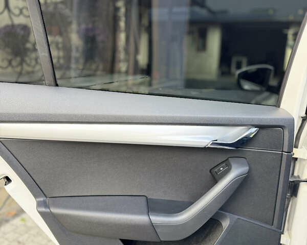 Білий Шкода Октавія, об'ємом двигуна 2 л та пробігом 302 тис. км за 15700 $, фото 11 на Automoto.ua