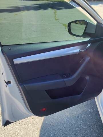 Белый Шкода Октавия, объемом двигателя 1.4 л и пробегом 199 тыс. км за 15600 $, фото 8 на Automoto.ua