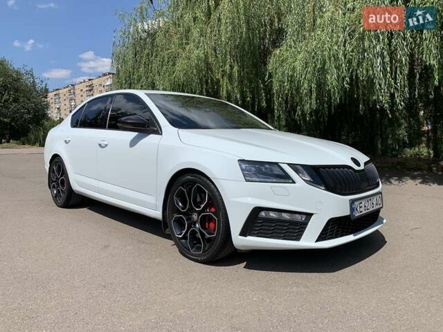 Белый Шкода Октавия, объемом двигателя 1.98 л и пробегом 152 тыс. км за 18500 $, фото 1 на Automoto.ua