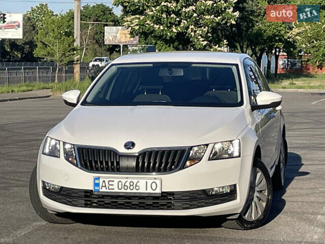 Белый Шкода Октавия, объемом двигателя 1.4 л и пробегом 131 тыс. км за 12300 $, фото 5 на Automoto.ua