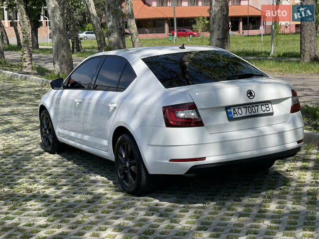 Білий Шкода Октавія, об'ємом двигуна 2 л та пробігом 245 тис. км за 16600 $, фото 2 на Automoto.ua