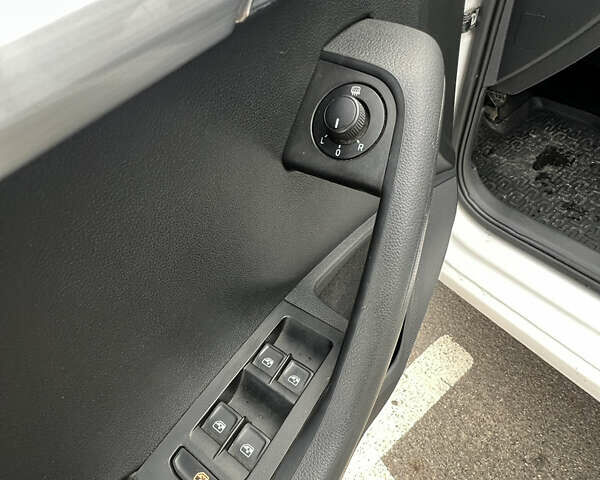 Білий Шкода Октавія, об'ємом двигуна 1.4 л та пробігом 311 тис. км за 9600 $, фото 20 на Automoto.ua