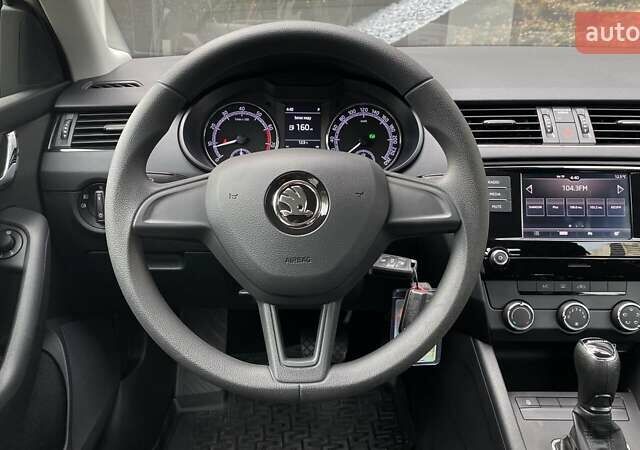 Шкода Октавия 2018 в Одессе на Automoto.ua Белый Шкода Октавия, объемом двигателя 1.6 л и пробегом 12 тыс. км за 15922 $, фото 10 на Automoto.ua