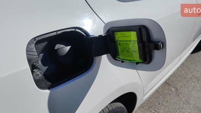 Белый Шкода Октавия, объемом двигателя 1.4 л и пробегом 199 тыс. км за 15600 $, фото 33 на Automoto.ua