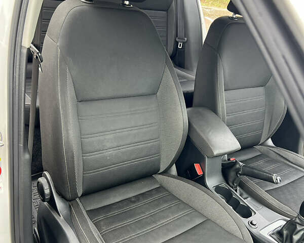 Білий Шкода Октавія, об'ємом двигуна 1.4 л та пробігом 311 тис. км за 9600 $, фото 22 на Automoto.ua