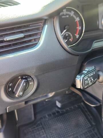 Белый Шкода Октавия, объемом двигателя 1.4 л и пробегом 199 тыс. км за 15600 $, фото 2 на Automoto.ua