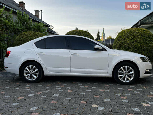 Білий Шкода Октавія, об'ємом двигуна 1.97 л та пробігом 103 тис. км за 19000 $, фото 3 на Automoto.ua