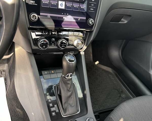 Белый Шкода Октавия, объемом двигателя 1.97 л и пробегом 251 тыс. км за 16300 $, фото 22 на Automoto.ua