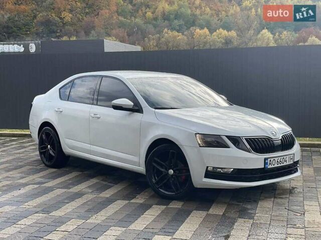 Білий Шкода Октавія, об'ємом двигуна 1.6 л та пробігом 300 тис. км за 10800 $, фото 12 на Automoto.ua
