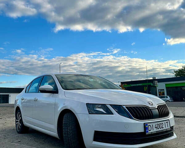 Белый Шкода Октавия, объемом двигателя 1.6 л и пробегом 364 тыс. км за 11350 $, фото 4 на Automoto.ua