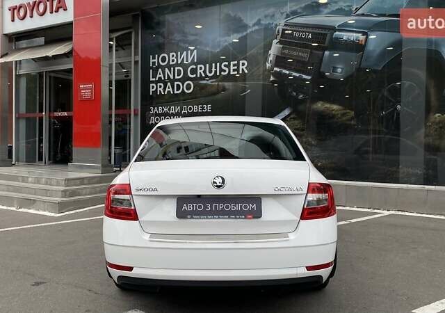 Шкода Октавия 2018 в Одессе на Automoto.ua Белый Шкода Октавия, объемом двигателя 1.6 л и пробегом 12 тыс. км за 15922 $, фото 3 на Automoto.ua