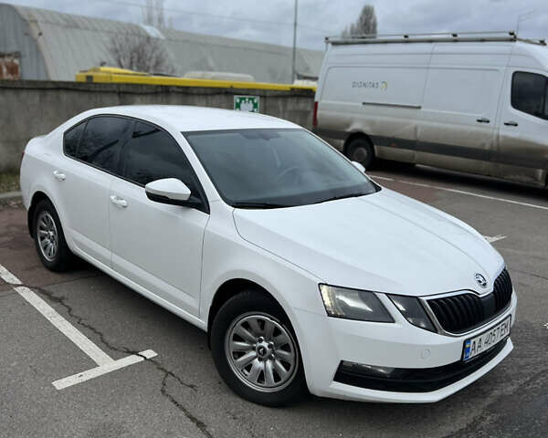 Білий Шкода Октавія, об'ємом двигуна 1.4 л та пробігом 311 тис. км за 9600 $, фото 5 на Automoto.ua