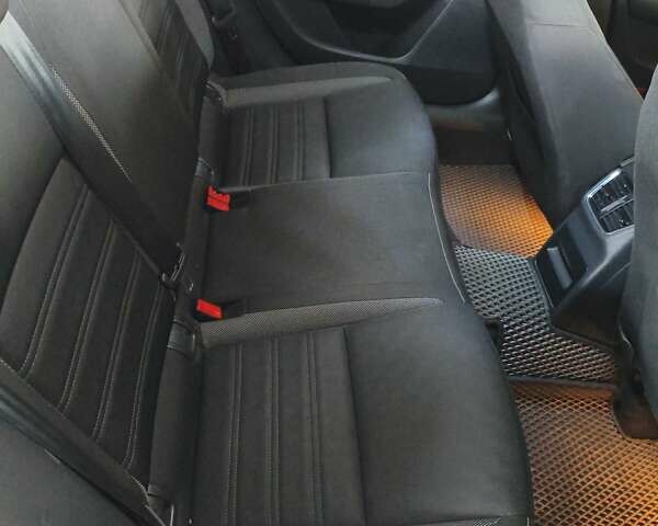 Білий Шкода Октавія, об'ємом двигуна 1.8 л та пробігом 270 тис. км за 13500 $, фото 4 на Automoto.ua