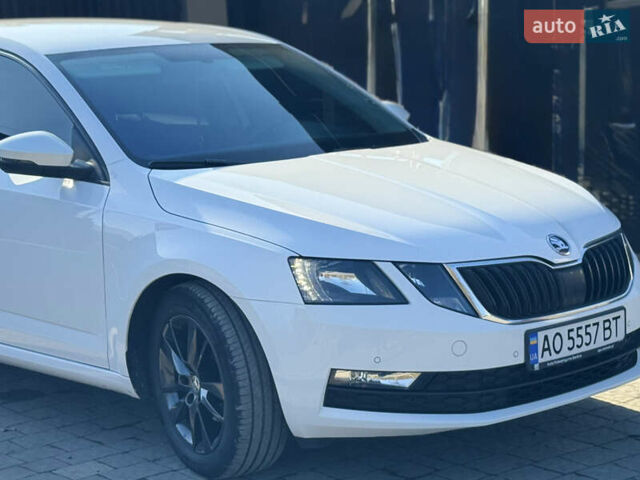 Білий Шкода Октавія, об'ємом двигуна 1.6 л та пробігом 285 тис. км за 14050 $, фото 2 на Automoto.ua