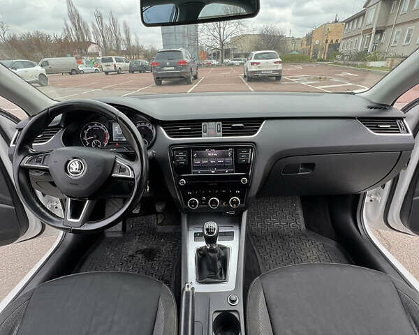 Білий Шкода Октавія, об'ємом двигуна 1.4 л та пробігом 311 тис. км за 9600 $, фото 19 на Automoto.ua