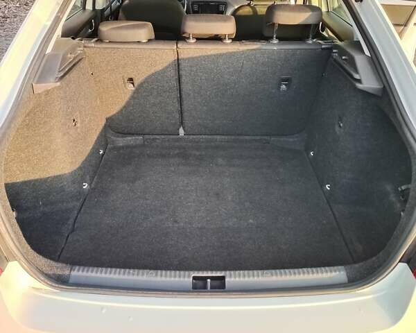 Белый Шкода Октавия, объемом двигателя 1.6 л и пробегом 366 тыс. км за 12300 $, фото 10 на Automoto.ua