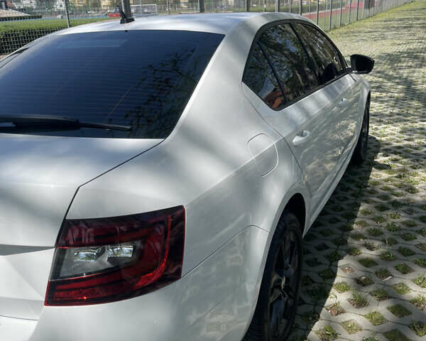 Білий Шкода Октавія, об'ємом двигуна 2 л та пробігом 245 тис. км за 16600 $, фото 10 на Automoto.ua