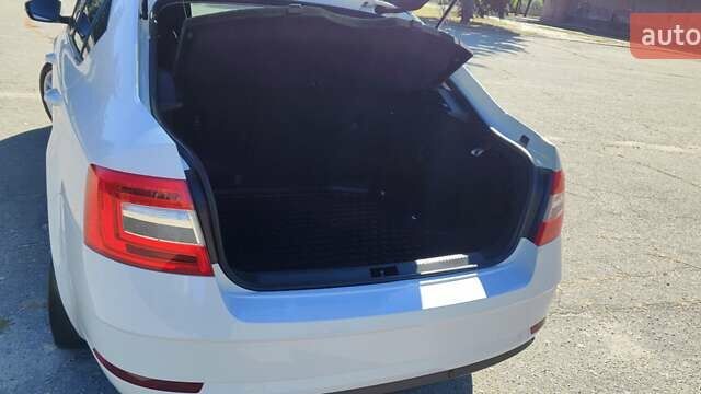 Белый Шкода Октавия, объемом двигателя 1.4 л и пробегом 199 тыс. км за 15600 $, фото 37 на Automoto.ua