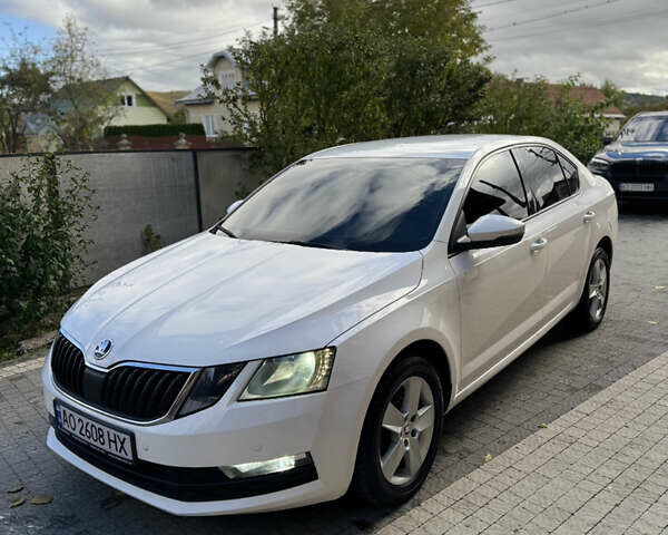 Білий Шкода Октавія, об'ємом двигуна 2 л та пробігом 302 тис. км за 15700 $, фото 1 на Automoto.ua