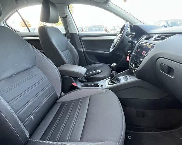 Білий Шкода Октавія, об'ємом двигуна 1.4 л та пробігом 136 тис. км за 14758 $, фото 12 на Automoto.ua