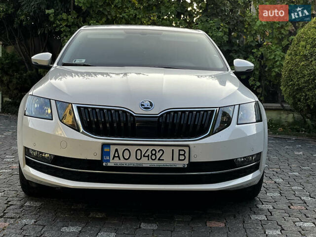 Білий Шкода Октавія, об'ємом двигуна 1.97 л та пробігом 103 тис. км за 19000 $, фото 1 на Automoto.ua
