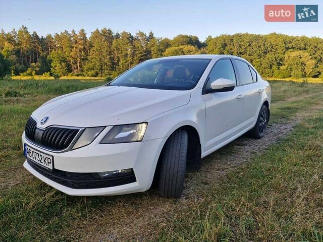 Білий Шкода Октавія, об'ємом двигуна 1.4 л та пробігом 190 тис. км за 13950 $, фото 1 на Automoto.ua