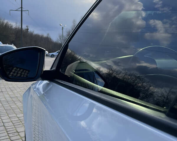 Шкода Октавия 2018 в Львове на Automoto.ua Белый Шкода Октавия, объемом двигателя 1.6 л и пробегом 335 тыс. км за 12200 $, фото 10 на Automoto.ua