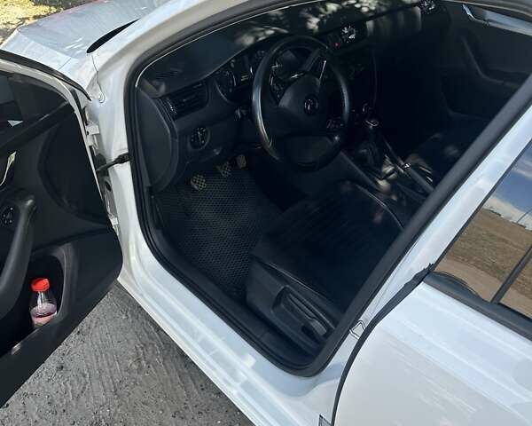 Білий Шкода Октавія, об'ємом двигуна 1.4 л та пробігом 160 тис. км за 13000 $, фото 7 на Automoto.ua