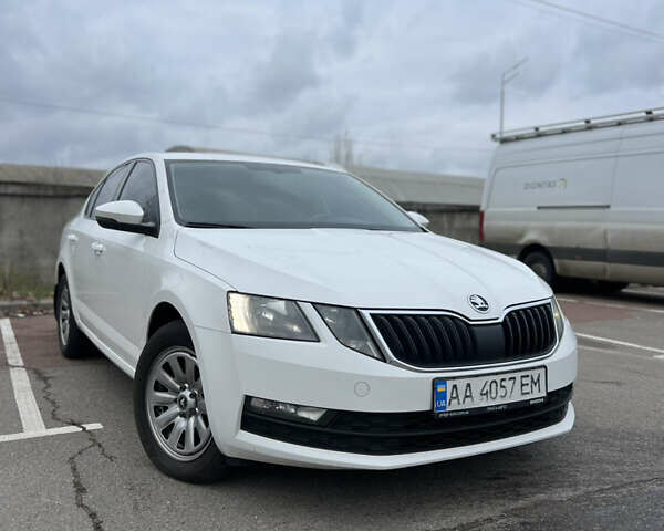 Білий Шкода Октавія, об'ємом двигуна 1.4 л та пробігом 311 тис. км за 9600 $, фото 3 на Automoto.ua