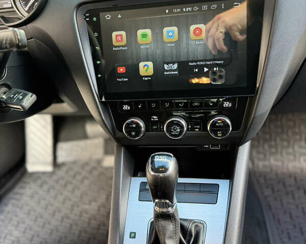 Белый Шкода Октавия, объемом двигателя 2 л и пробегом 301 тыс. км за 14700 $, фото 21 на Automoto.ua