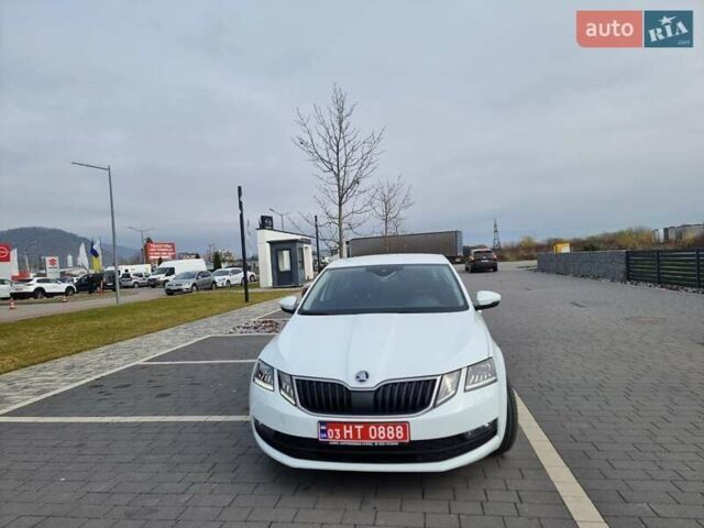 Белый Шкода Октавия, объемом двигателя 1.6 л и пробегом 227 тыс. км за 13300 $, фото 3 на Automoto.ua