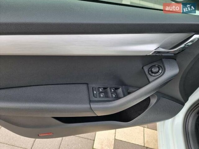 Белый Шкода Октавия, объемом двигателя 1.6 л и пробегом 227 тыс. км за 13300 $, фото 20 на Automoto.ua